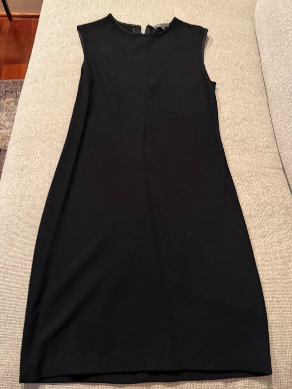 Vince Sleeveless Shift Dress (Black) - Size Small